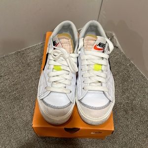 Men Size 10.5 Nike Blazer Low ‘77 Jumbo